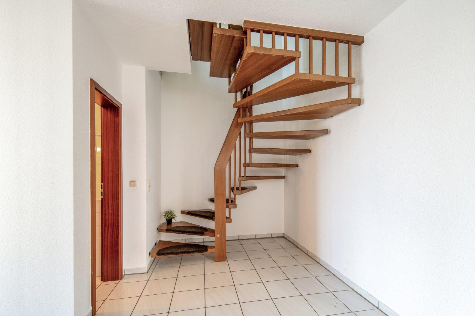 3-Zimmer / Wie im eigenem Haus *IDEAL FÜR PAARE + SINGLES*